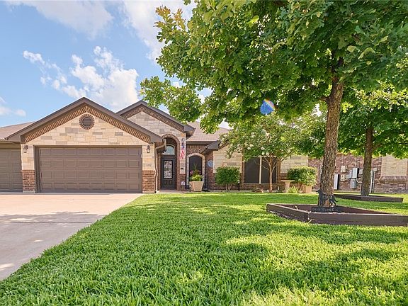 3rd image of 1202 Dark Wood Dr