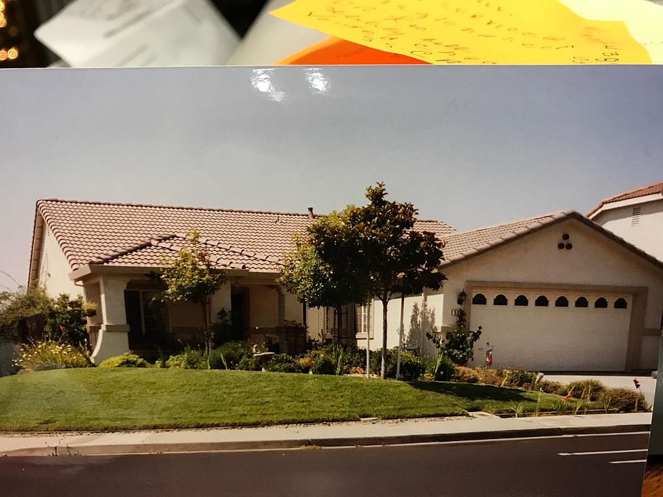 1st image of 526 Woodcrest Dr