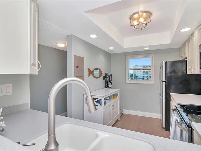 17580 Gulf Blvd #403 — Photo 12