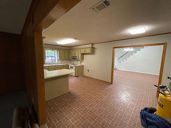 Living/kitchen/dining