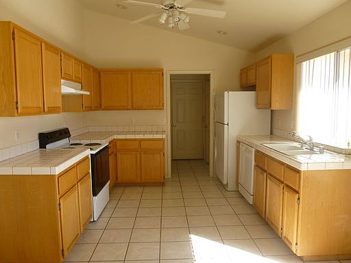 3rd image of 3111 Baylor Dr