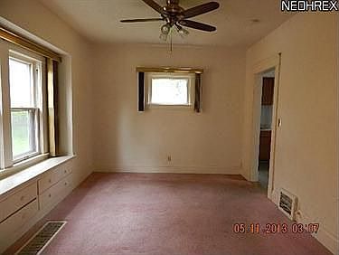 5th image of 11818 Rexford Ave