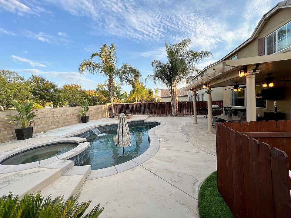 1st image of 27718 Watercrest Dr
