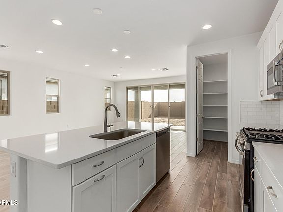 3rd image of 40115 W ELM Drive