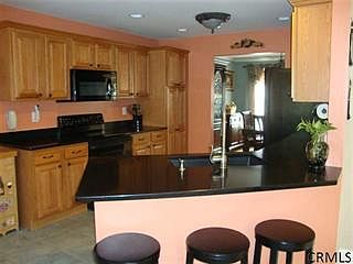 3rd image of 34 Shinnecock Hills Dr