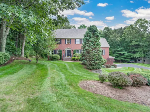 7 Teaberry Ridge Road, Ellington, CT 06029