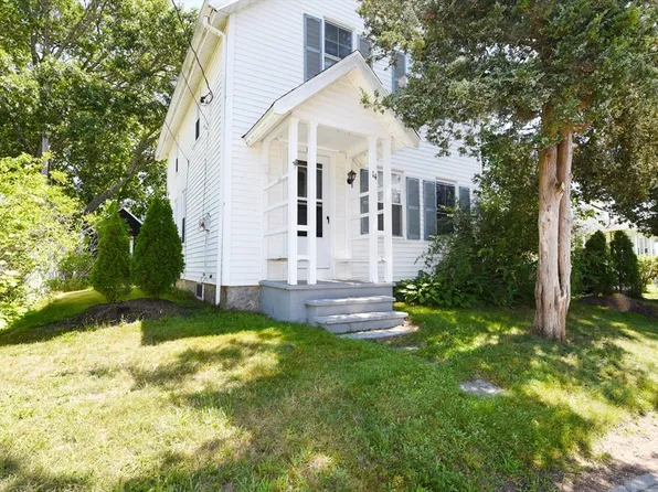 14 Prospect St, Buzzards Bay, MA 02532