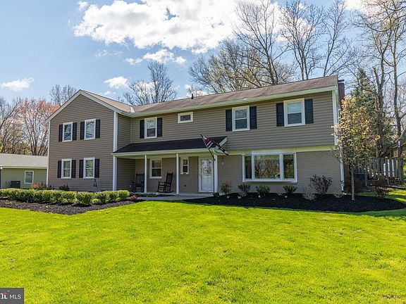 2nd image of 52 Wrenwood Way