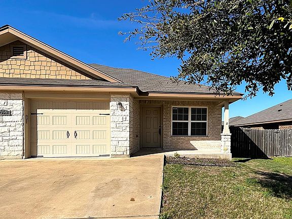 3rd image of 614A Paseo Del Plata 3b #2BA-1316SQFT