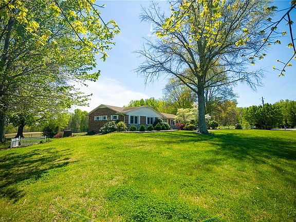 4th image of 1110 Coon Rd