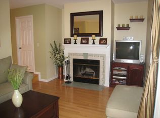 126 Foxbridge Village Rd, Branford, CT 06405