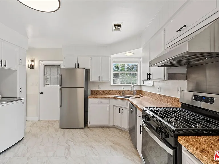 8348 Reading Ave — Photo 4