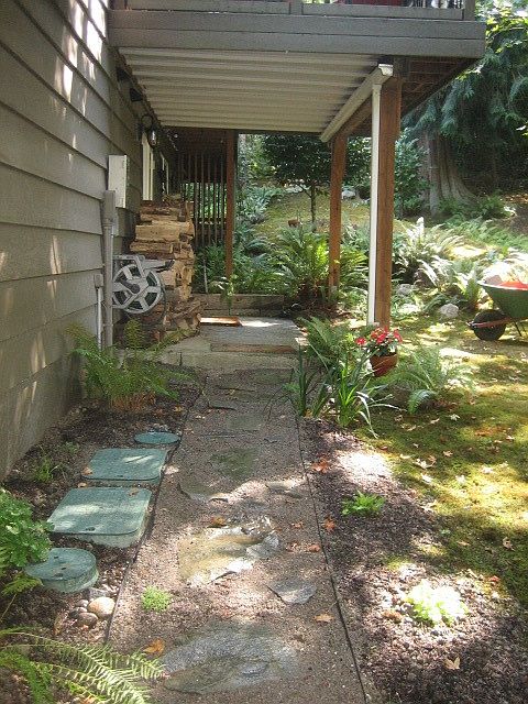 Separate entrance pathway