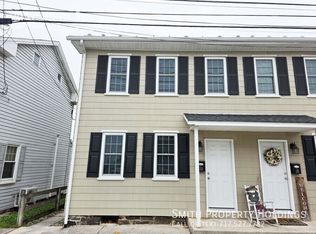 20 W High St, New Oxford, PA 17350