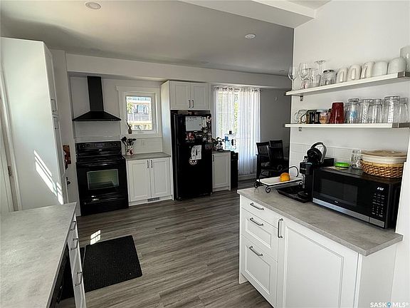2nd image of 301 3rd STREET S