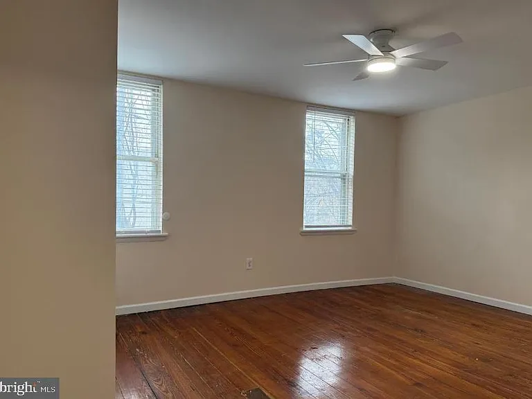 2729 E Cambria St — Photo 8