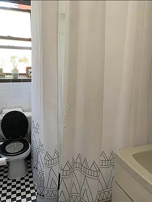 Rented by M.Grossman R.E. Management | media 16