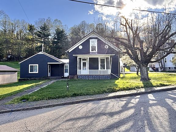 2nd image of 290 Mulberry Ave