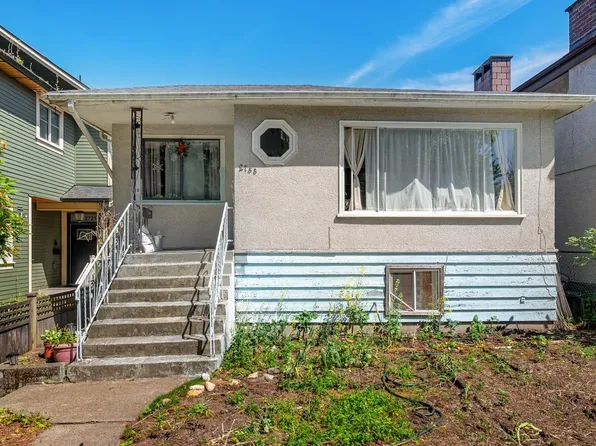 2733 E 28th Ave, Vancouver, BC V5R 1S1