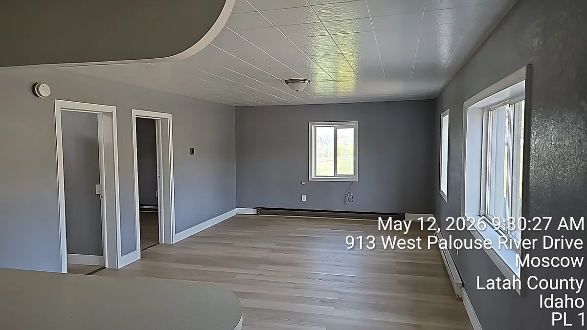 Building Photo - 913 W Palouse River Dr #1
