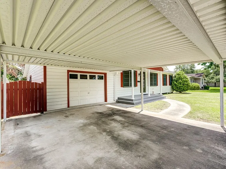 305 Yaupon St — Photo 7
