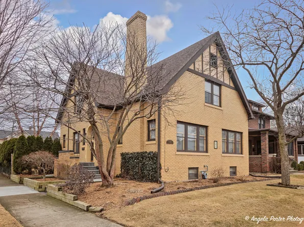 931 Hickory St, Waukegan, IL 60085