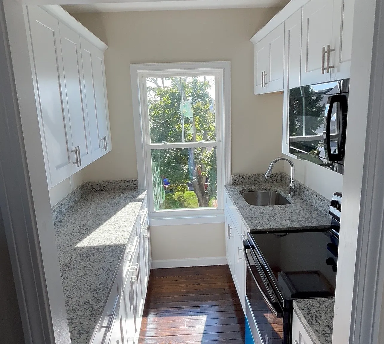 3 bed, 3204 sqft, $2,000 — Photo 1