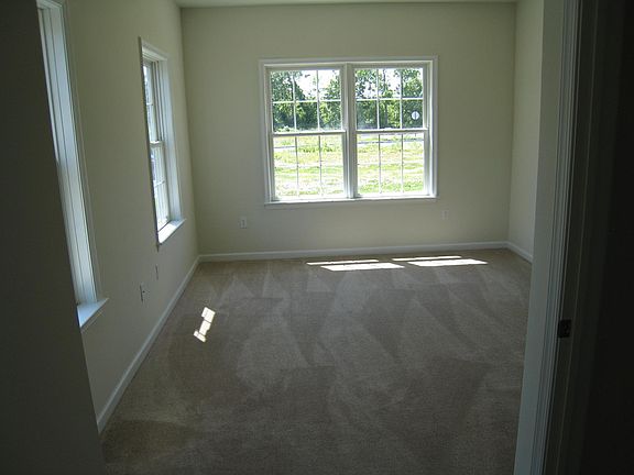 4th image of 1047 Front St #8