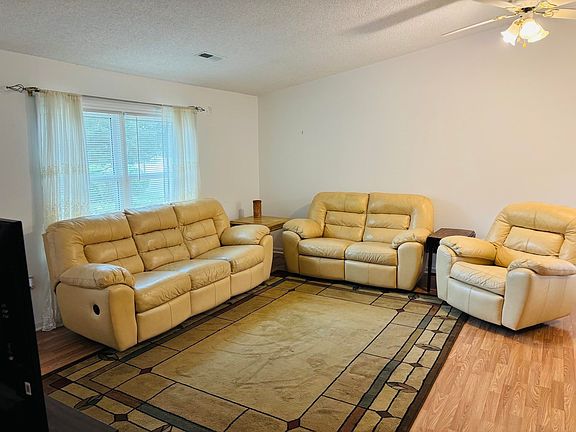 5th image of 1012 Perrin Dr.