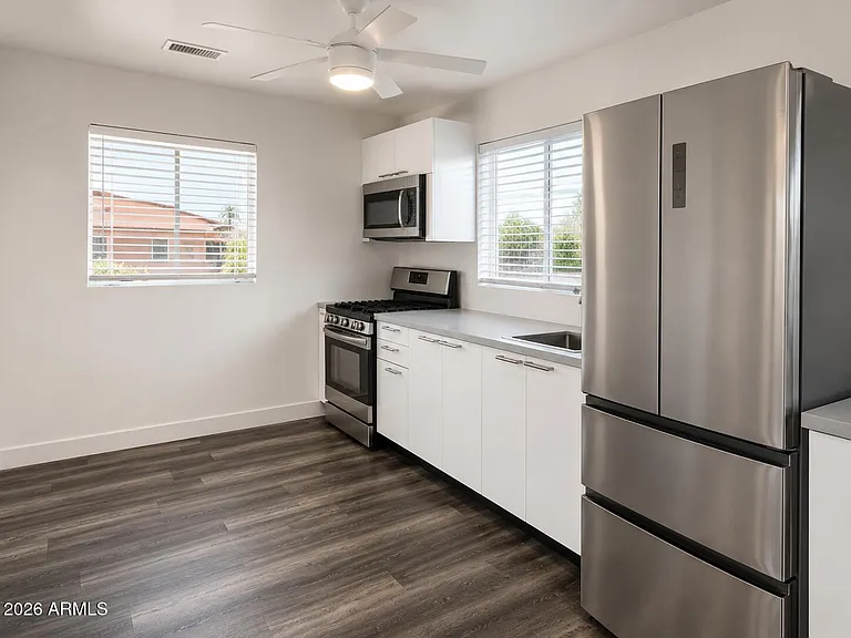 746 W Turney Ave #8 — Photo 3