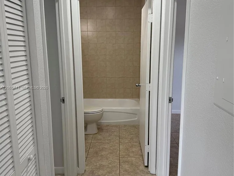 7600 NW 38th Ct #16 — Photo 4