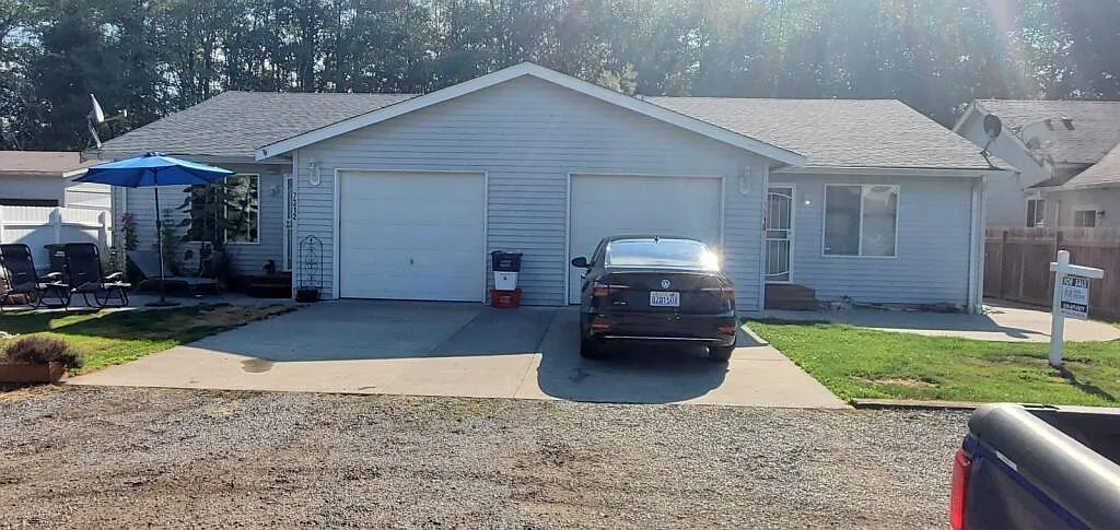 3 bed, 1165 sqft, $2,300 — Photo 1