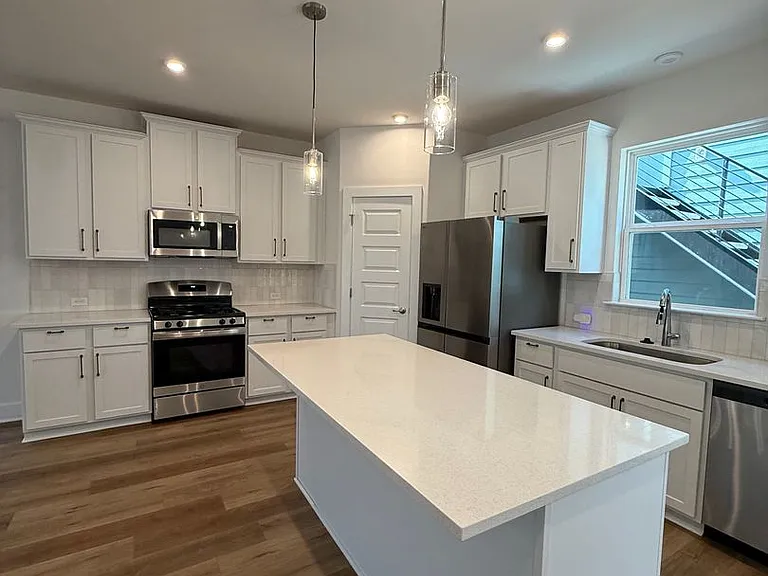 6414 Cowman Way — Photo 3