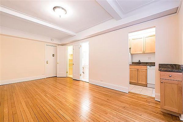 1st image of 304 W 75th St APT 7D