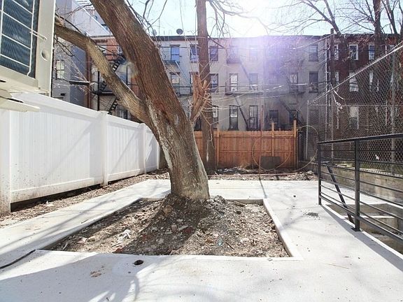 5th image of 1150 Pacific St APT 1
