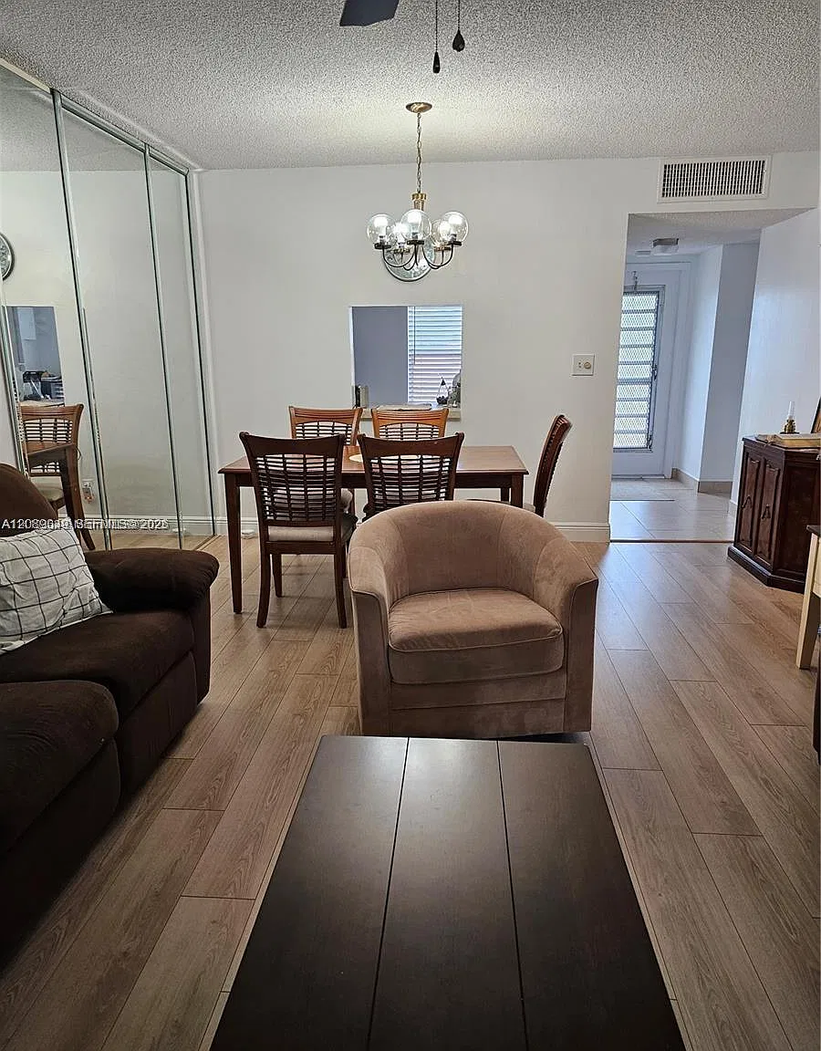 Bermuda Club Four Condo — Photo 4