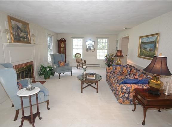 5th image of 99 Blueberry Hill Ln