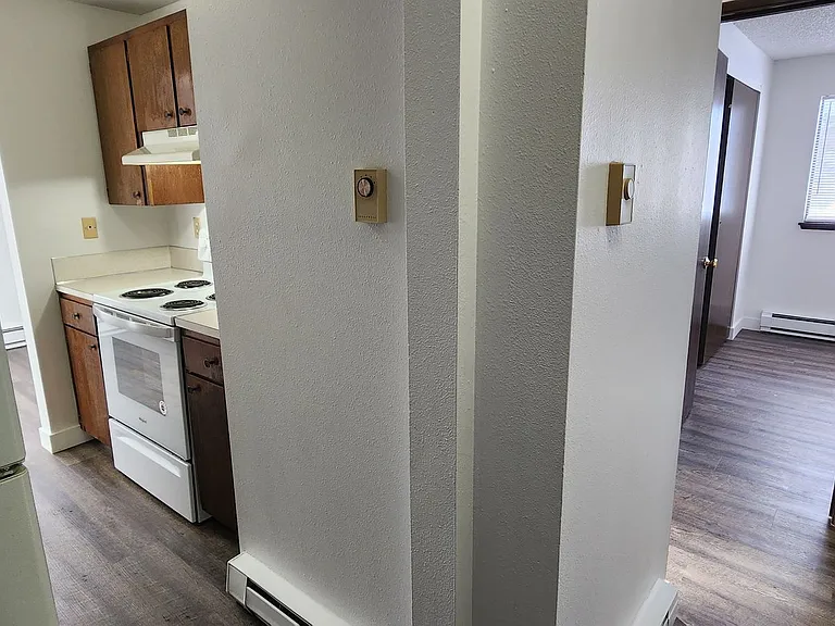 The Deer Park Apartments! — Photo 15