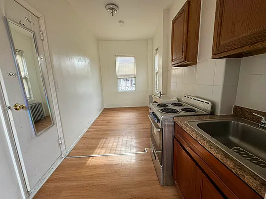 Sold by Momentum Real Estate LLC | media 15
