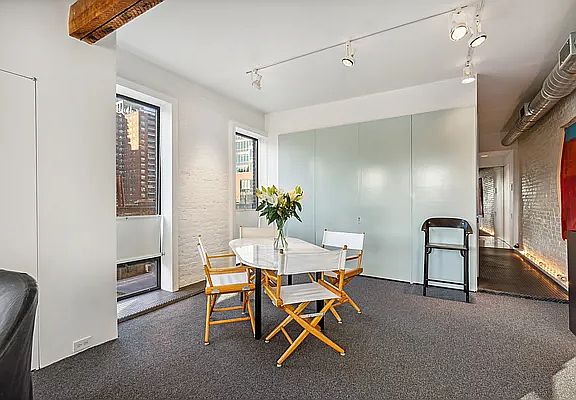 3rd image of 254 W 25th St APT 6C