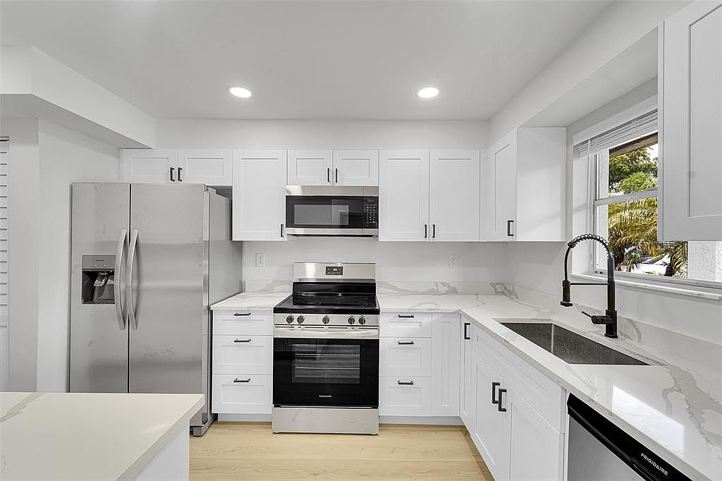 6200 NW 44th St #106