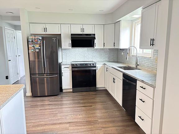 4th image of 3947 Sharonview Dr