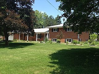 2nd image of 155 Edgebrook Dr