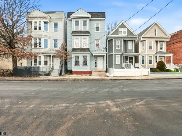 51 N 14Th St, East Orange City, NJ 07017