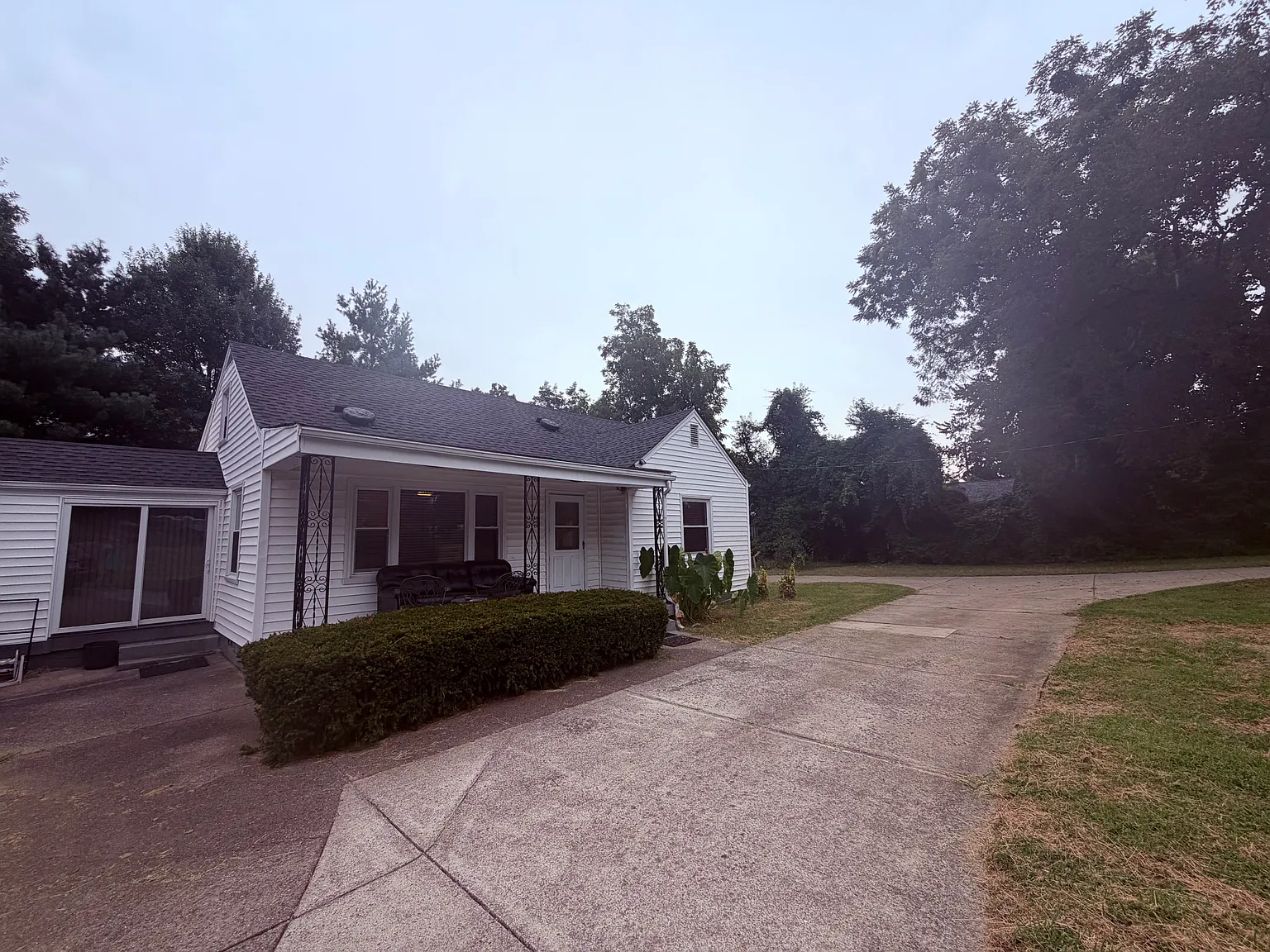 3 bed, 1192 sqft, $2,000 — Photo 1