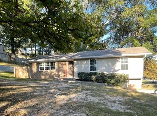 1304 Lynnhaven Cir, Hixson, TN 37343