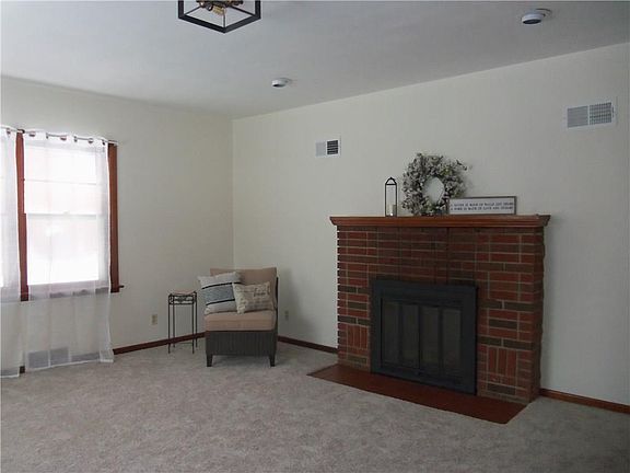 2nd image of 295 Meadow St