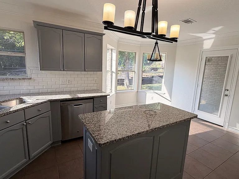6708 Basswood Dr — Photo 9