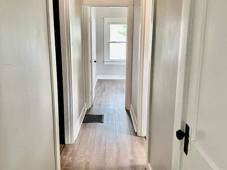 812 S J St — Photo 8