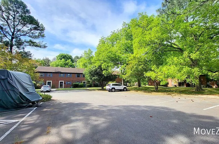 5805 Nottoway Ct #D — Photo 14